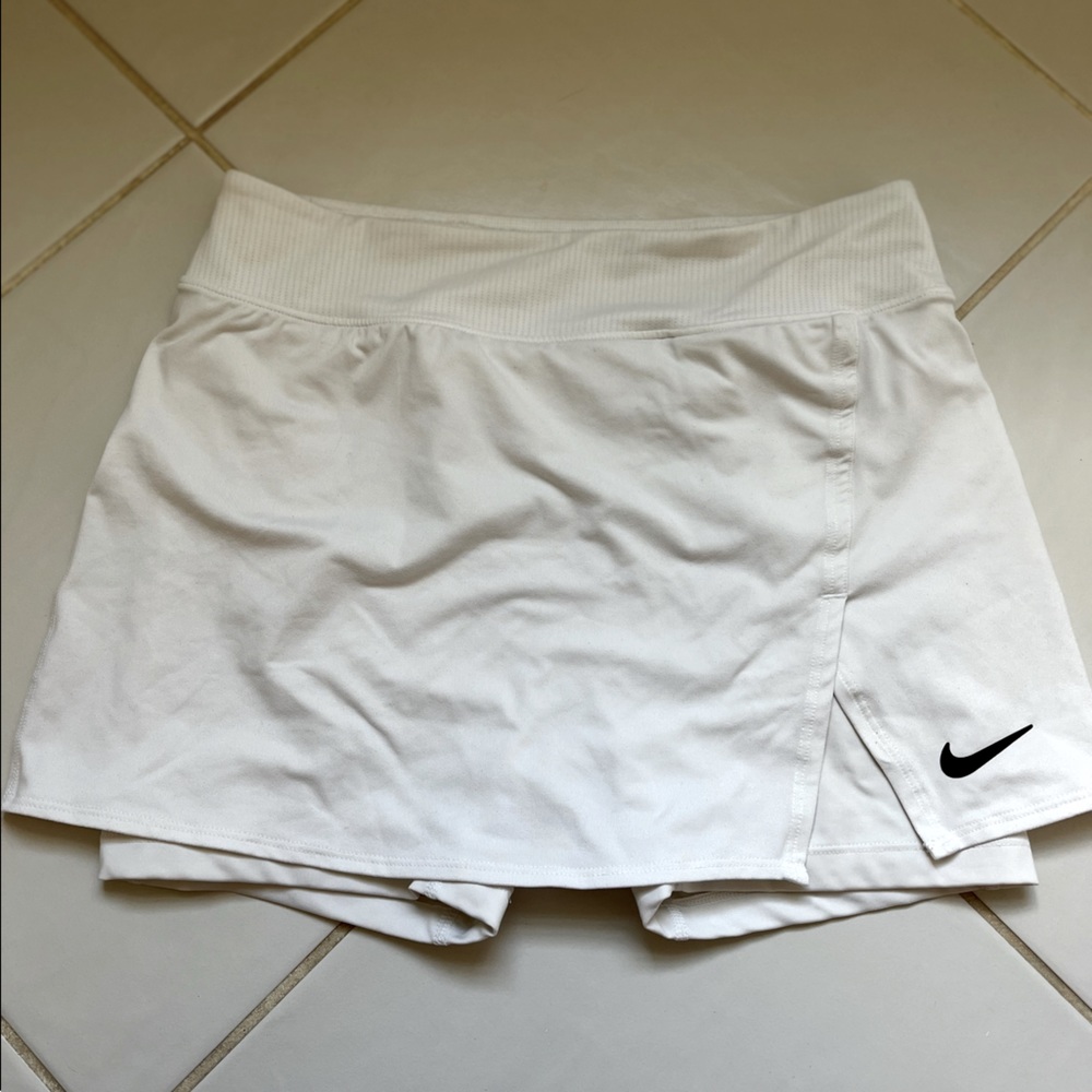 White brand new Nike skirt